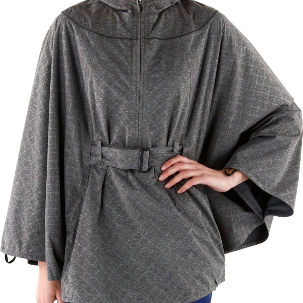 NWT Novara L/XL soulard poncho